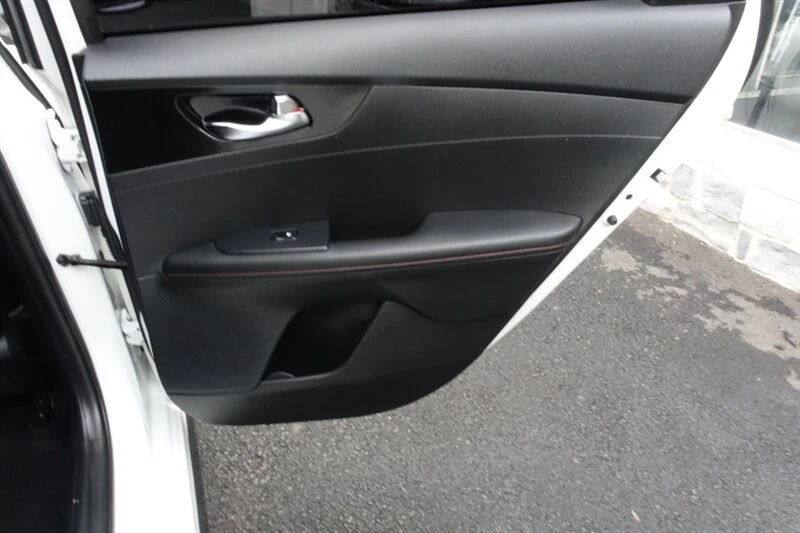 2021 Kia Forte - Image 14 of 19