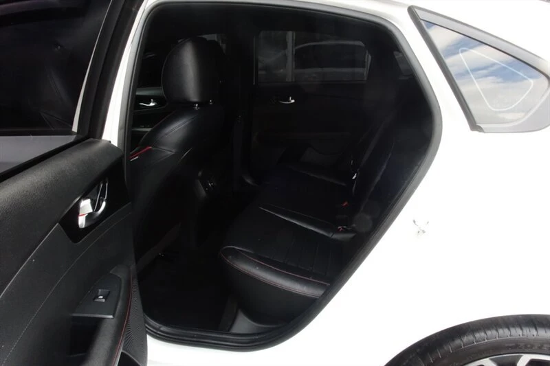 2021 Kia Forte - Image 9 of 19