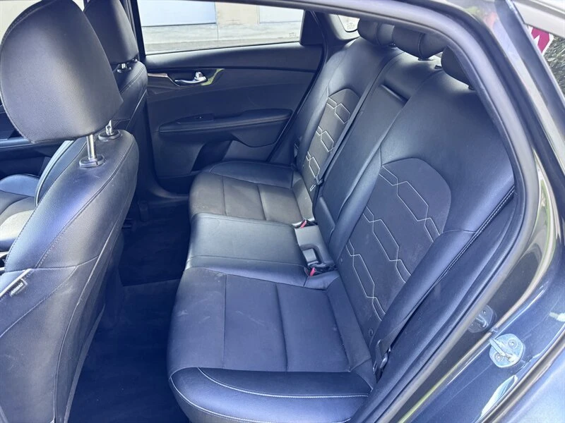 2021 Kia Forte - Image 14 of 17