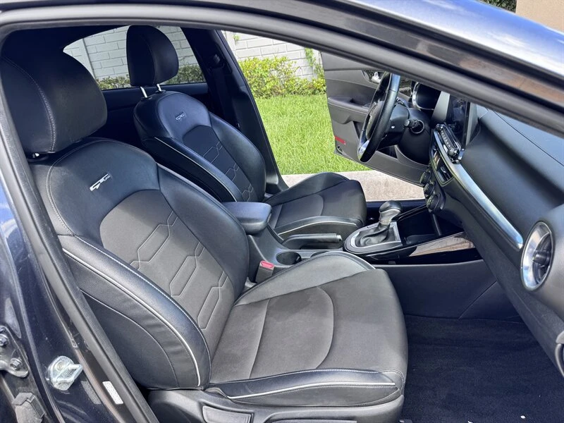 2021 Kia Forte - Image 13 of 17