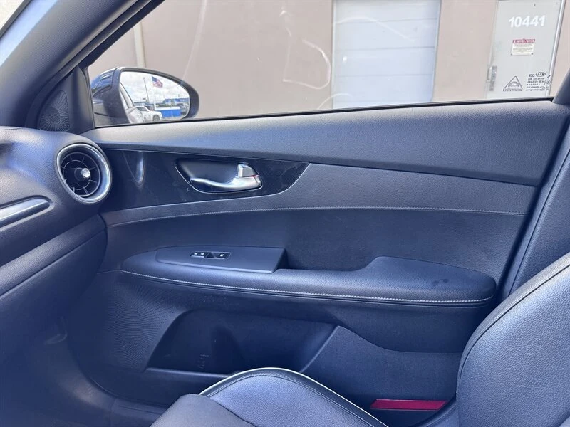 2021 Kia Forte - Image 15 of 17
