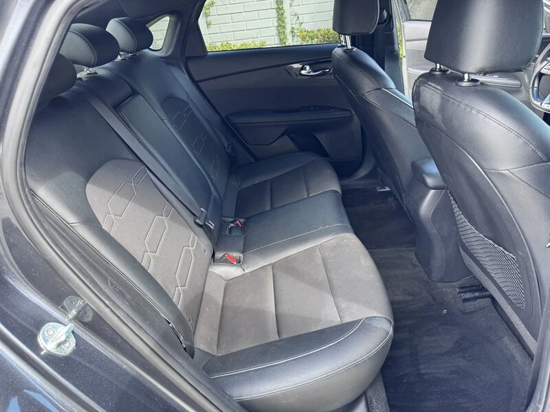 2021 Kia Forte - Image 16 of 17