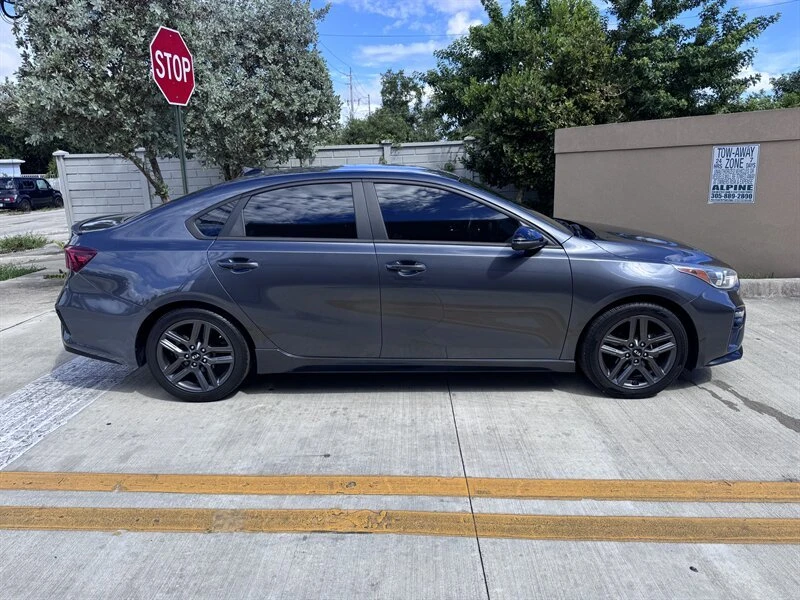 2021 Kia Forte - Image 8 of 17
