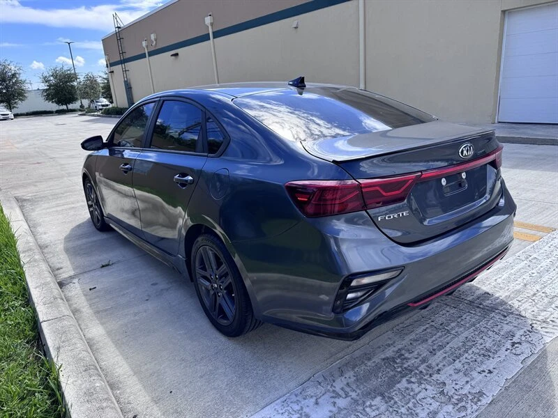 2021 Kia Forte - Image 5 of 17