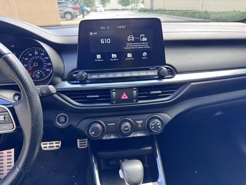 2021 Kia Forte - Image 11 of 17