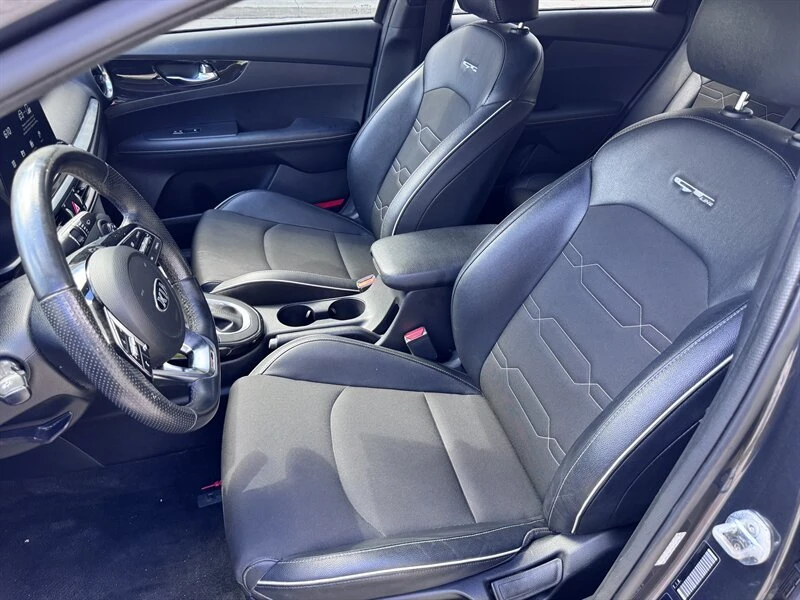 2021 Kia Forte - Image 12 of 17