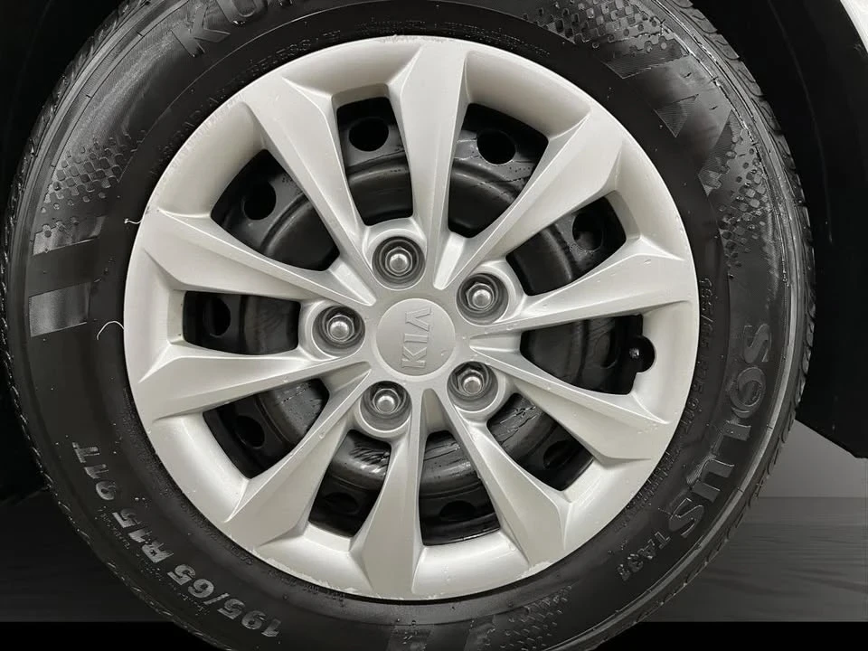 2021 Kia Forte - Image 15 of 20