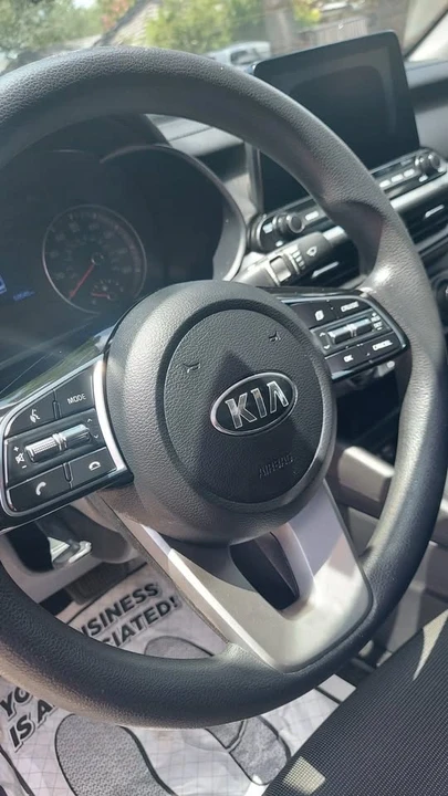 2021 Kia Forte - Image 15 of 19