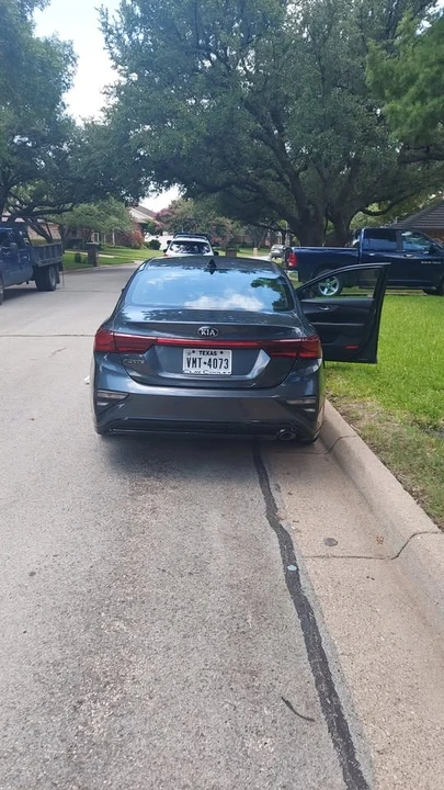 2021 Kia Forte - Image 4 of 19