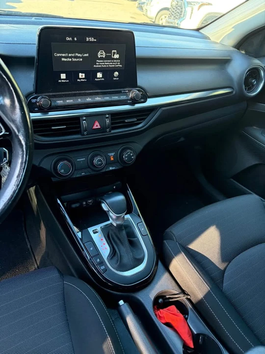 2021 Kia Forte - Image 8 of 12