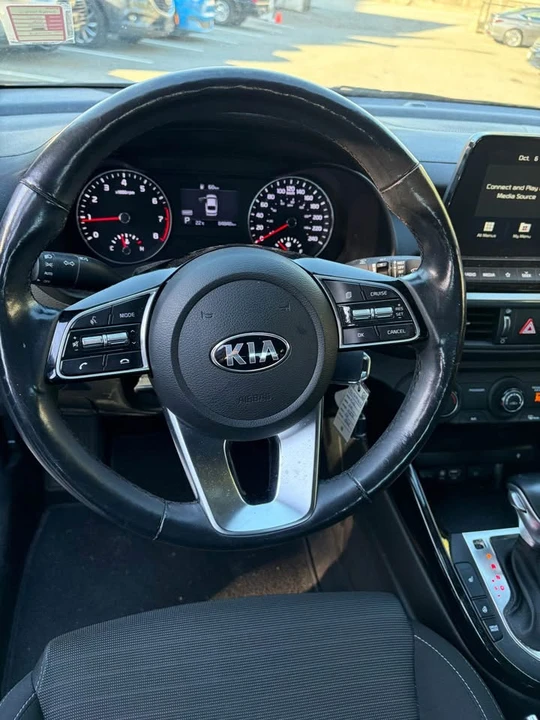 2021 Kia Forte - Image 7 of 12