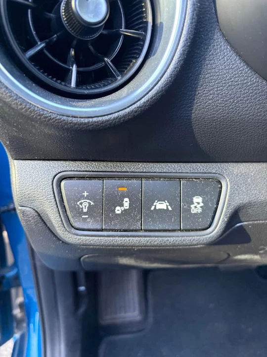 2021 Kia Forte - Image 6 of 12