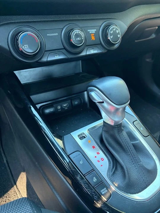 2021 Kia Forte - Image 9 of 12