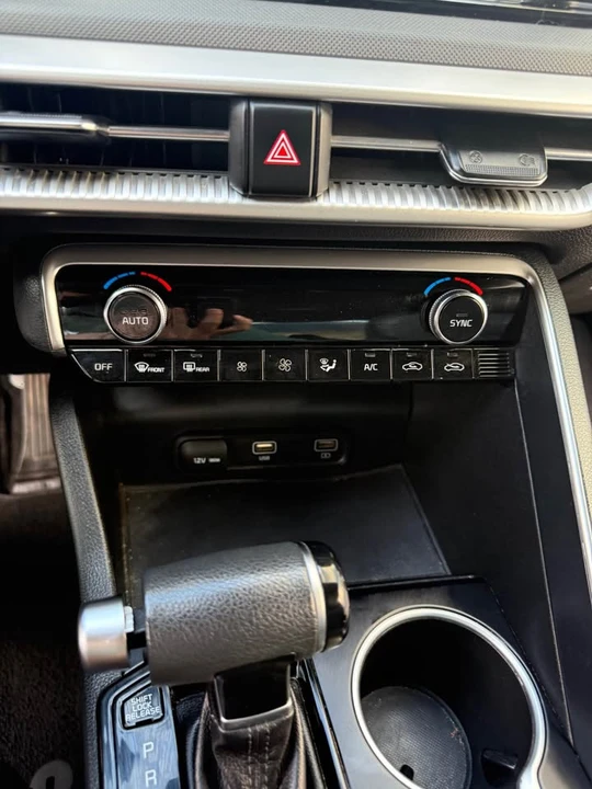 2021 Kia Optima/K5 - Image 10 of 12