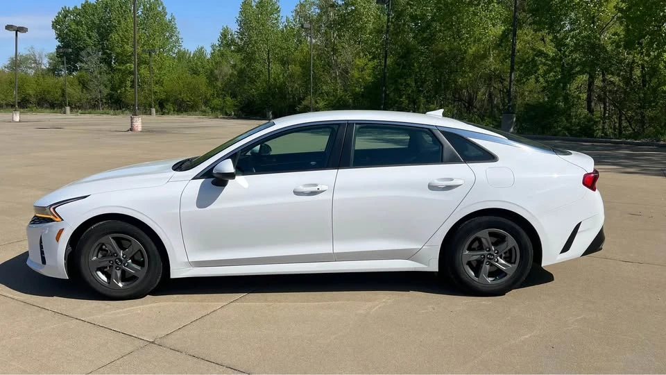 2021 Kia Optima/K5 - Image 2 of 16