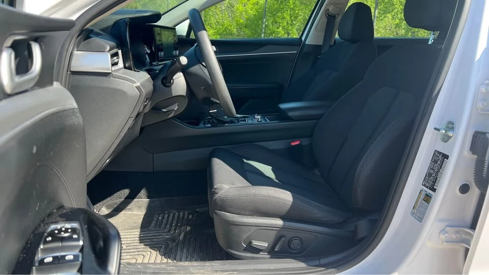2021 Kia Optima/K5 - Image 10 of 16