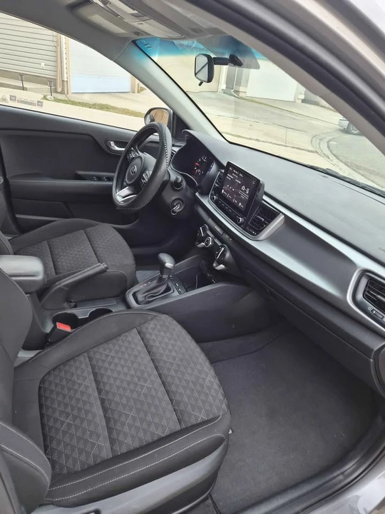 2021 Kia Rio - Image 2 of 12