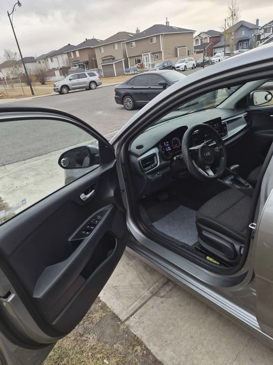 2021 Kia Rio - Image 3 of 12