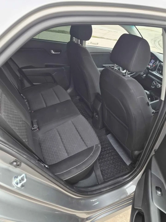 2021 Kia Rio - Image 8 of 12