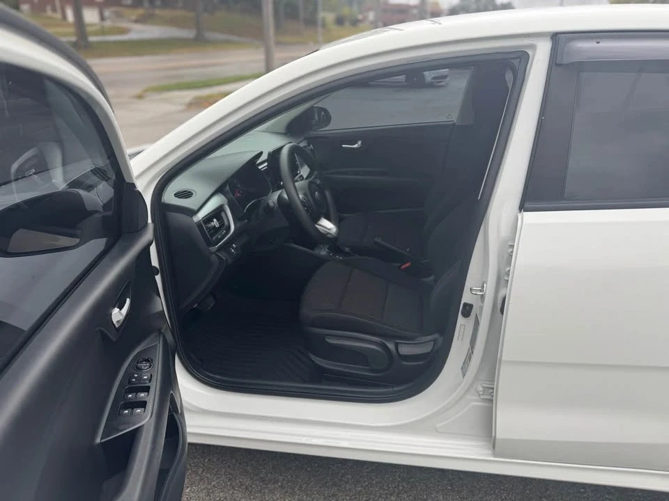 2021 Kia Rio - Image 9 of 19