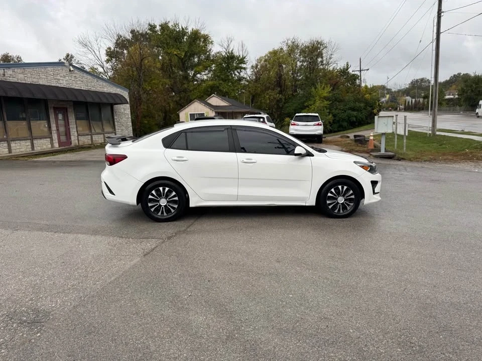 2021 Kia Rio - Image 5 of 19
