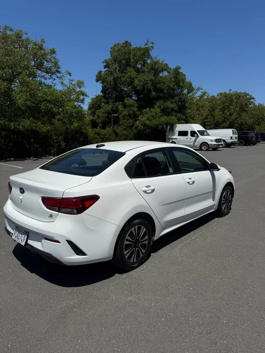 2021 Kia Rio - Image 3 of 6
