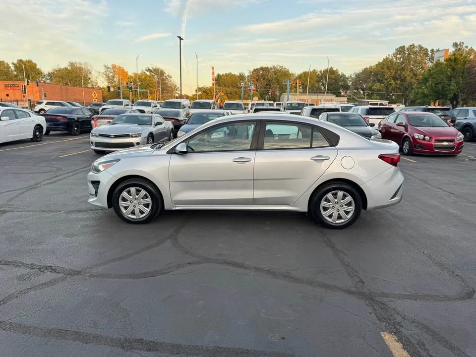 2021 Kia Rio - Image 4 of 18