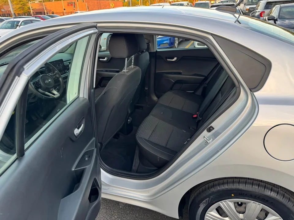 2021 Kia Rio - Image 10 of 18