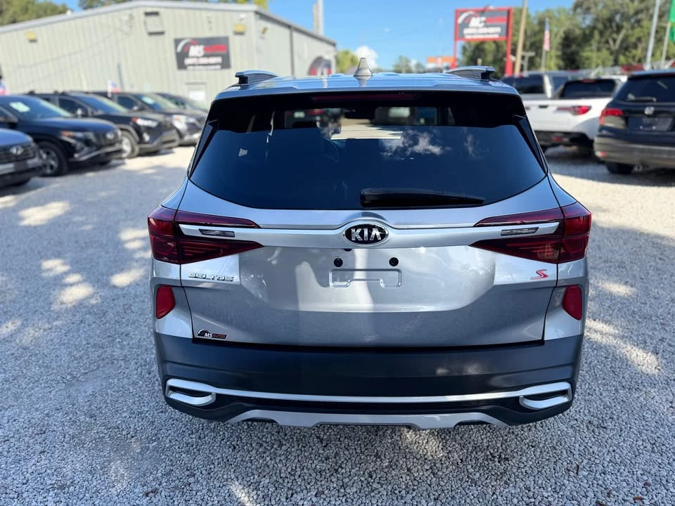 2021 Kia Seltos - Image 8 of 15