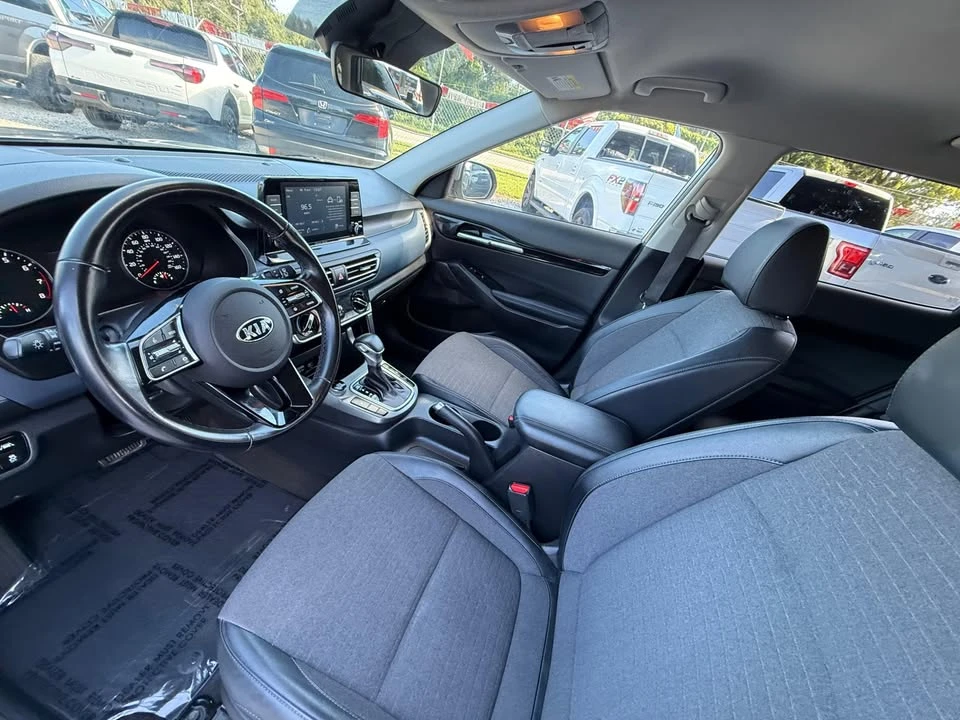 2021 Kia Seltos - Image 9 of 15