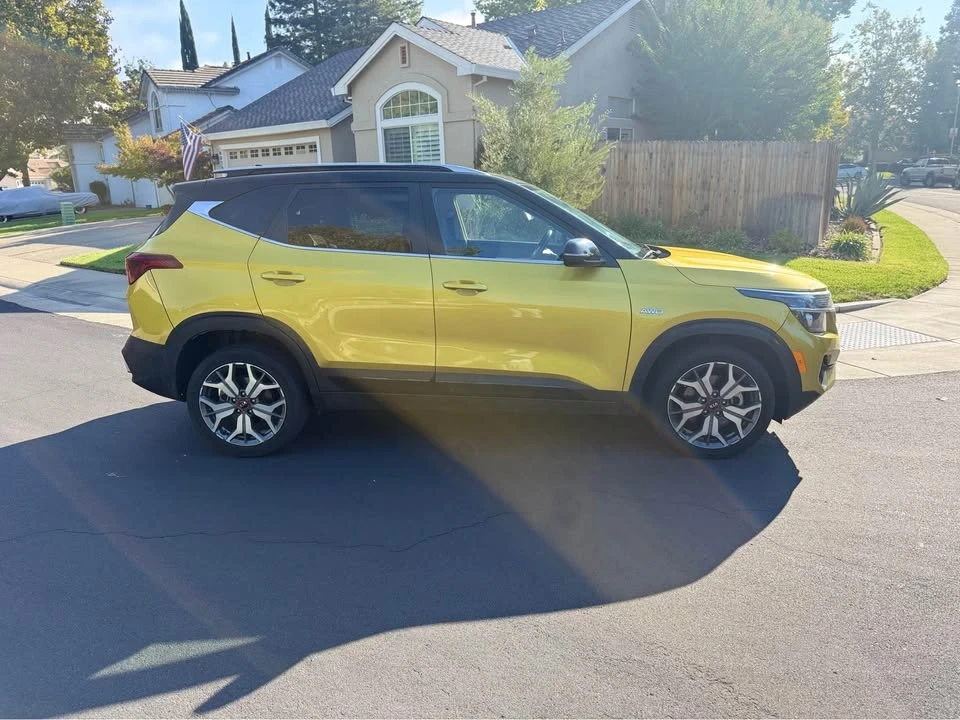 2021 Kia Seltos - Image 2 of 9