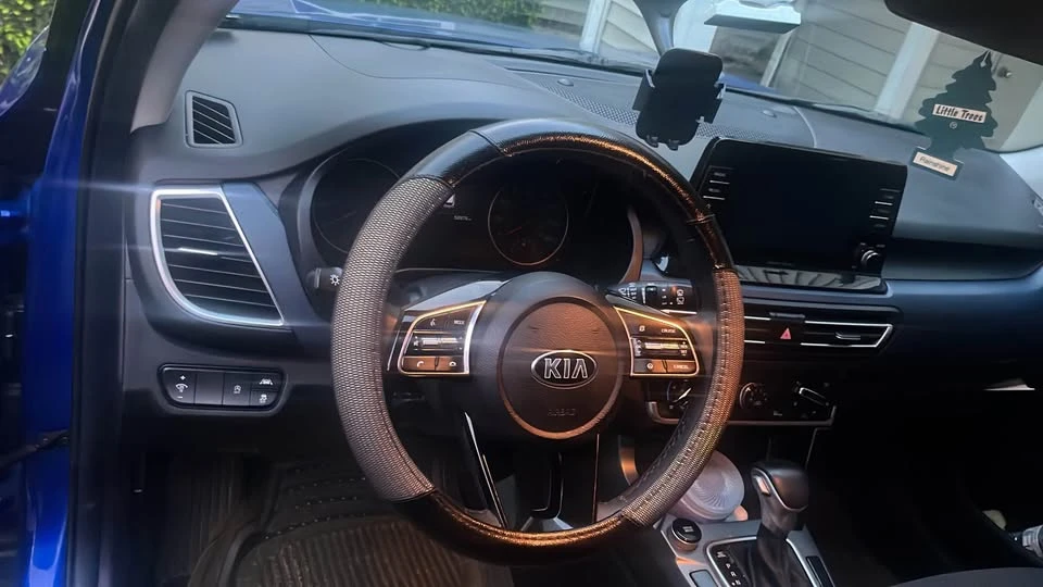 2021 Kia Seltos - Image 2 of 3