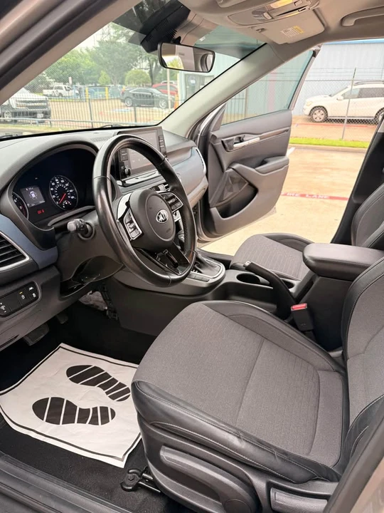 2021 Kia Seltos - Image 11 of 14
