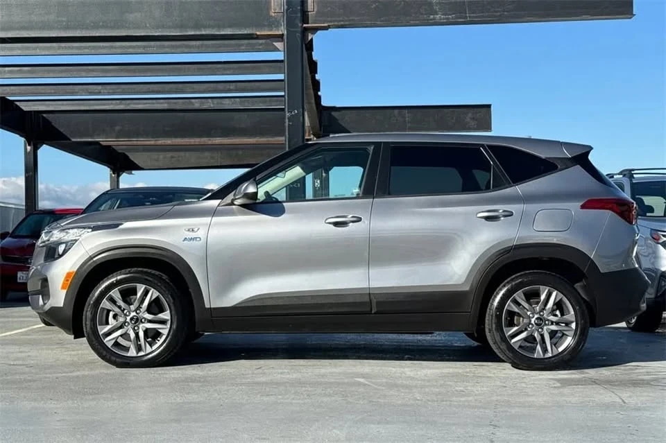 2021 Kia Seltos - Image 6 of 18