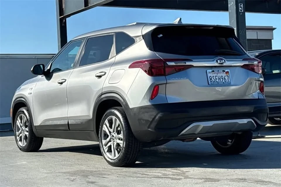 2021 Kia Seltos - Image 5 of 18