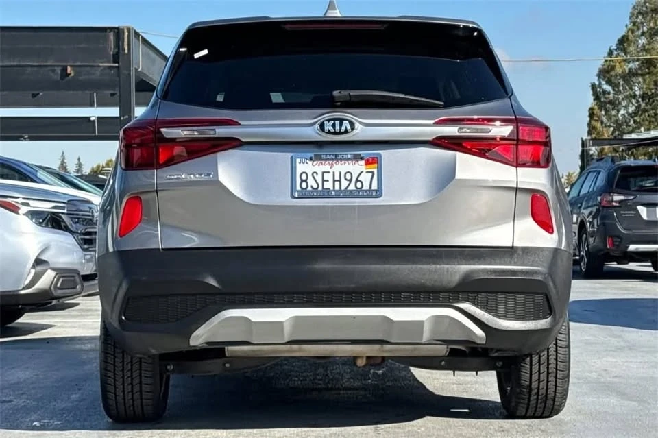 2021 Kia Seltos - Image 4 of 18