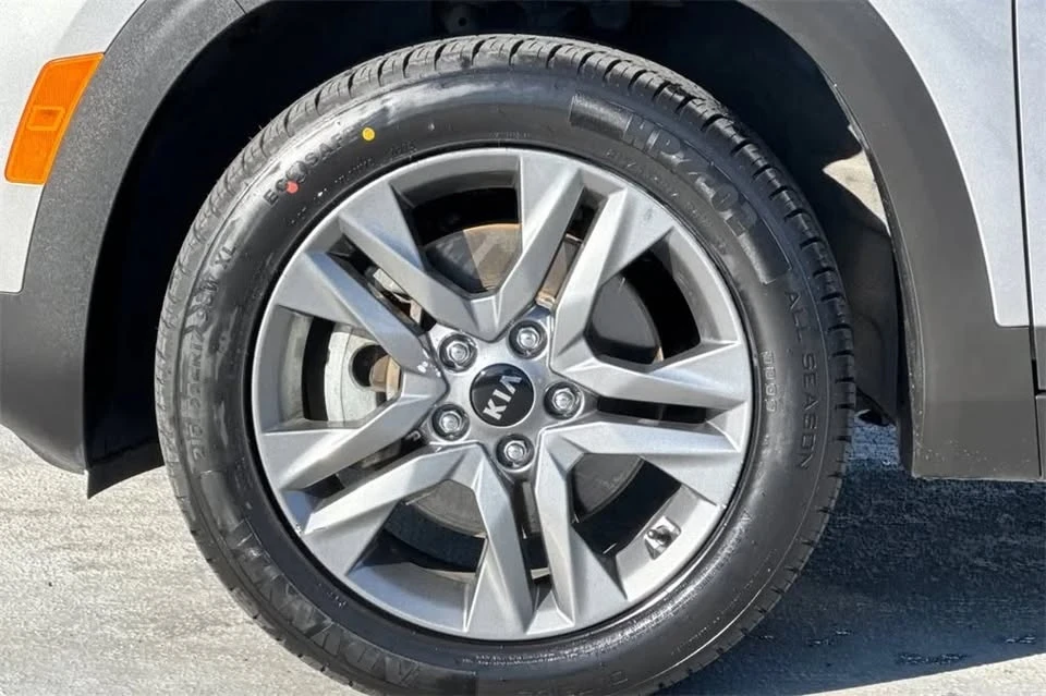 2021 Kia Seltos - Image 18 of 18