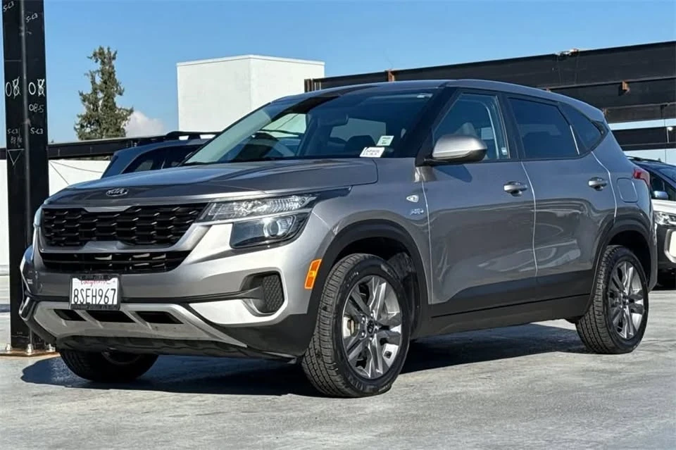 2021 Kia Seltos - Image 7 of 18