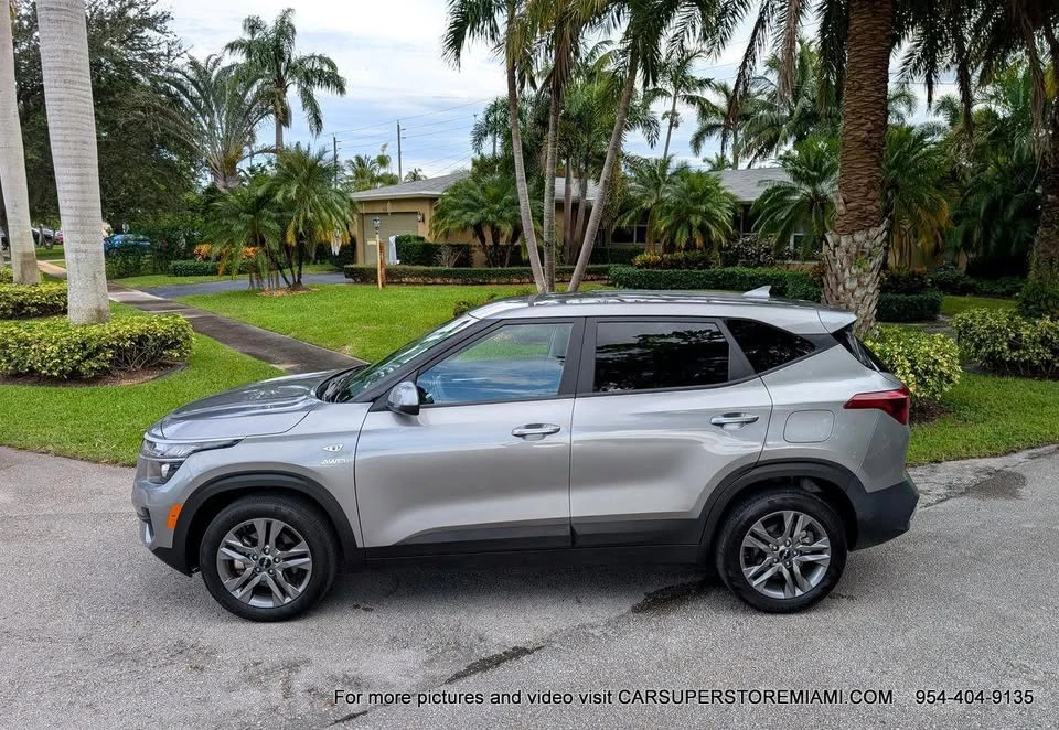 2021 Kia Seltos - Image 2 of 13