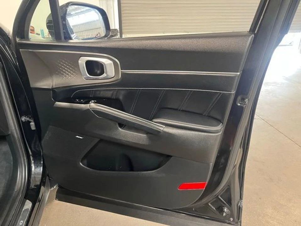 2021 Kia Sorento - Image 11 of 20
