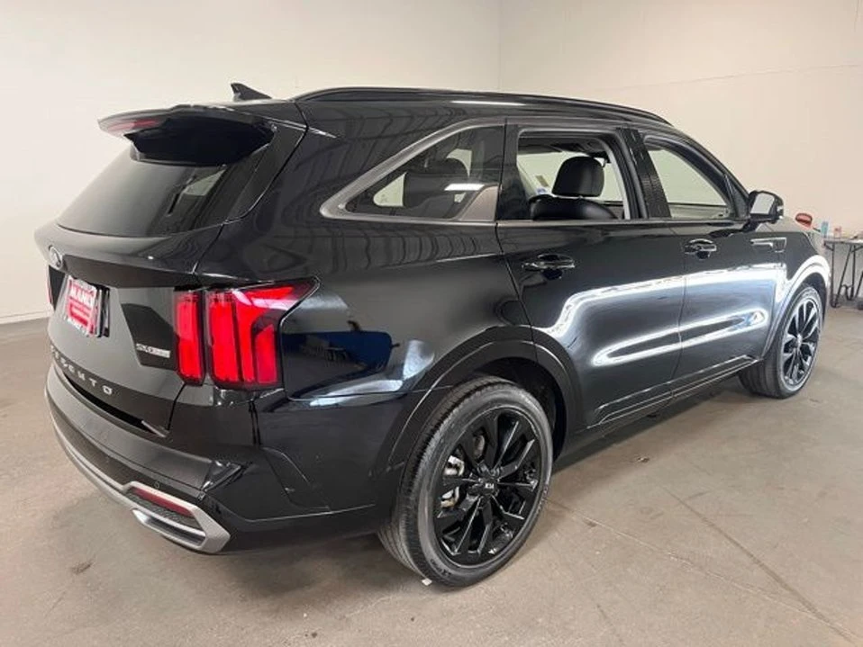 2021 Kia Sorento - Image 2 of 20