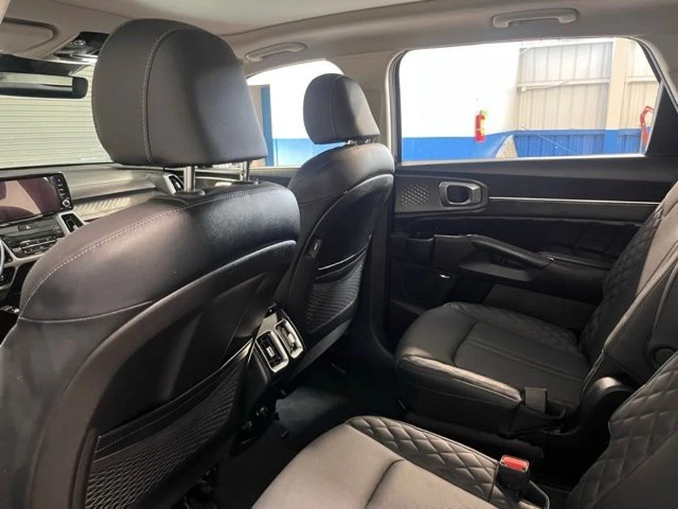 2021 Kia Sorento - Image 16 of 20