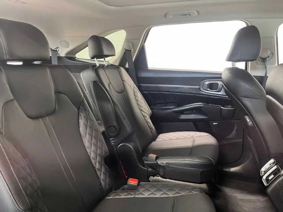 2021 Kia Sorento - Image 12 of 20
