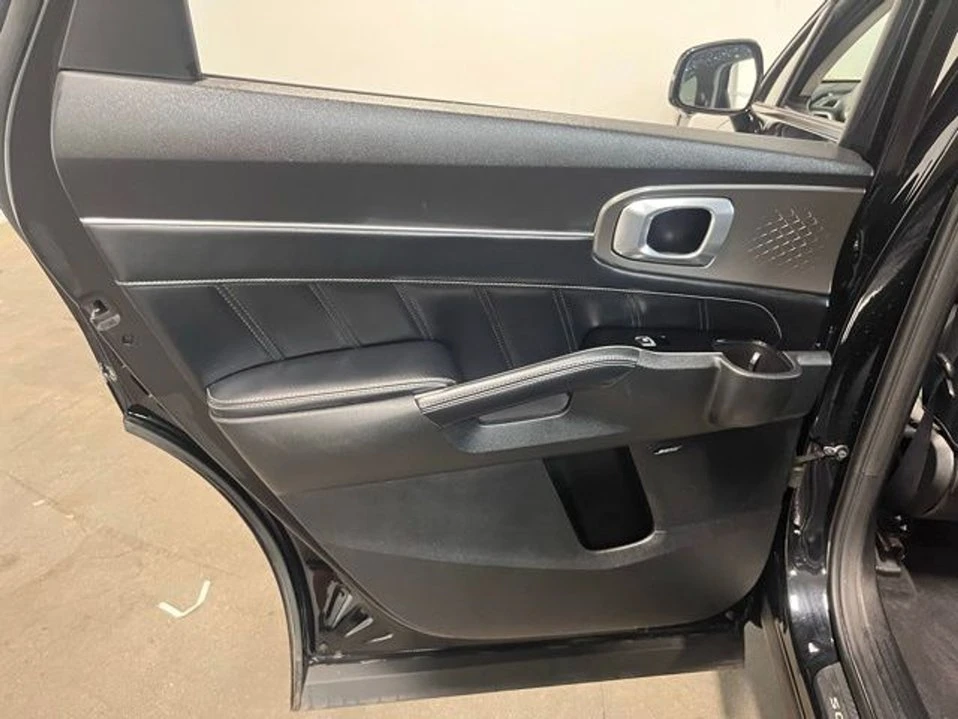 2021 Kia Sorento - Image 18 of 20