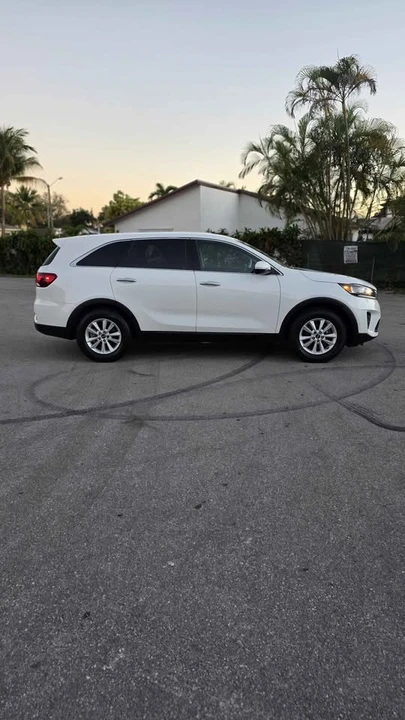 2021 Kia Sorento - Image 5 of 18
