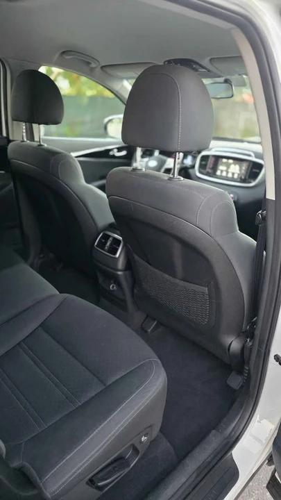 2021 Kia Sorento - Image 12 of 18