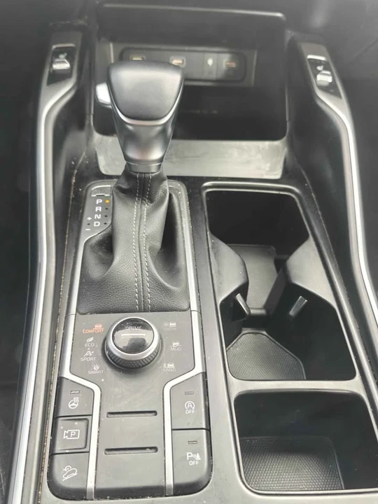2021 Kia Sorento - Image 7 of 17