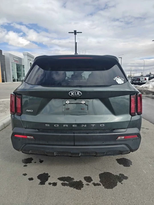 2021 Kia Sorento - Image 13 of 17