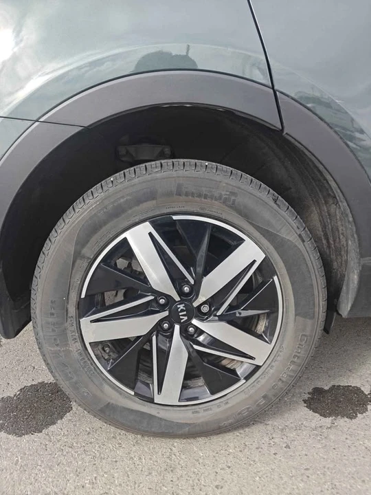 2021 Kia Sorento - Image 14 of 17