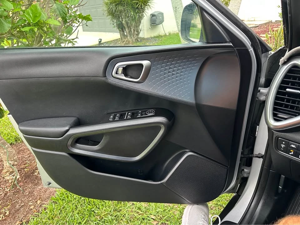 2021 Kia Soul - Image 9 of 17